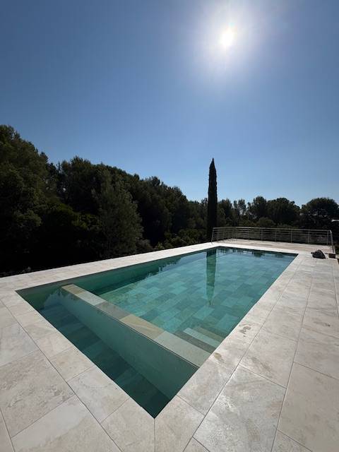 Création d'une piscine béton à Cavalaire sur mer
