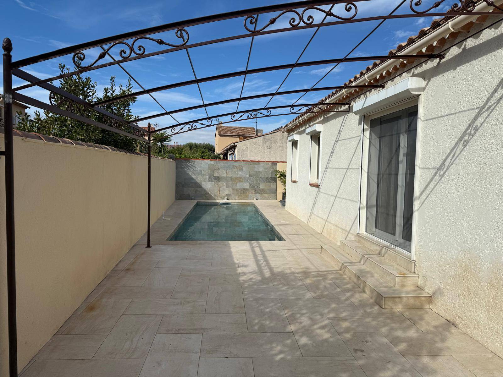 Mise en service d’une piscine en béton carrelé au Pradet