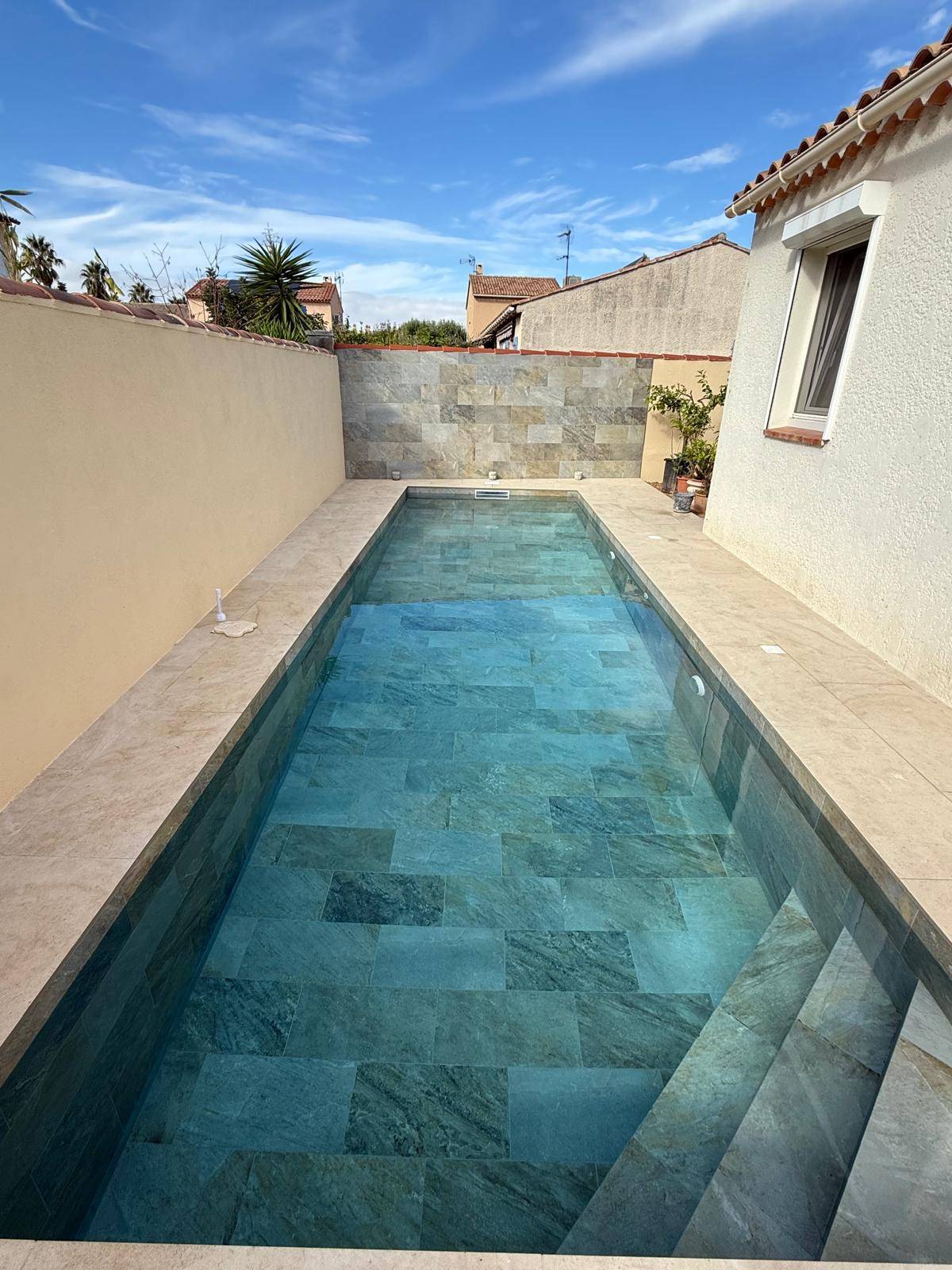 Mise en service d’une piscine en béton carrelé au Pradet
