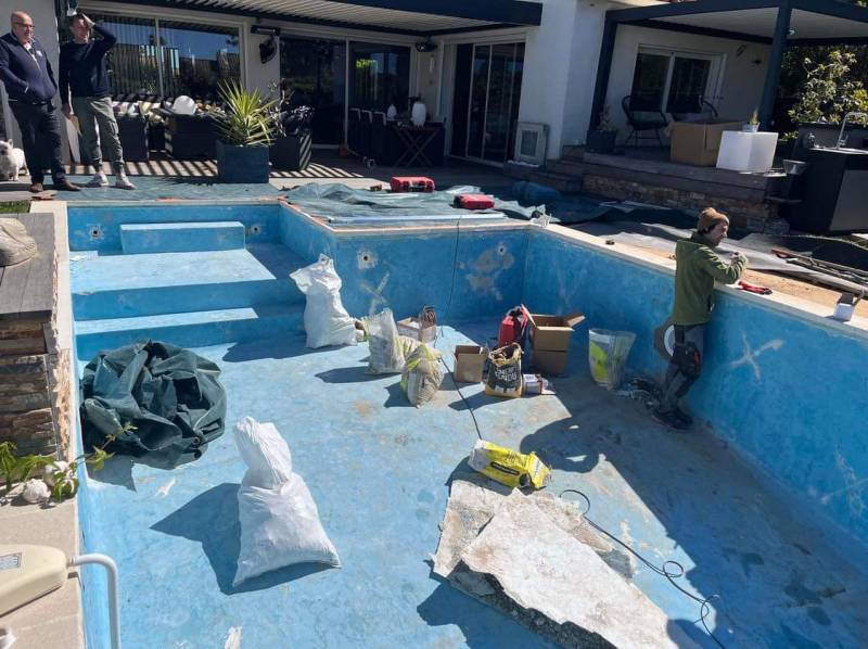 Remplacement du revêtement piscine béton sanary dans le var