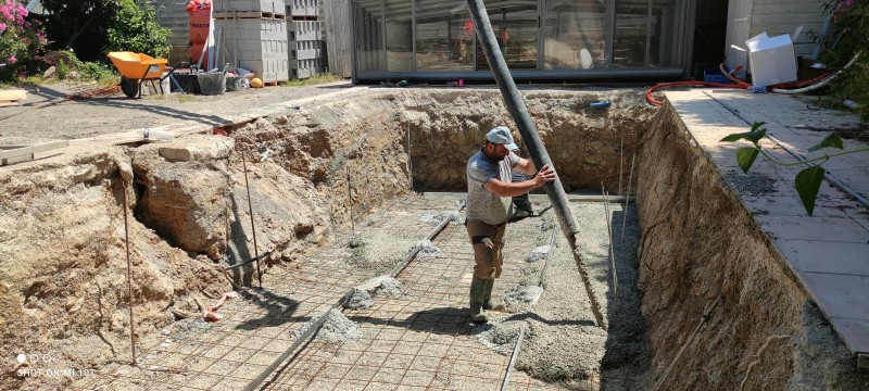 Réalisation d'une piscine creusée béton à Cavalaire sur mer