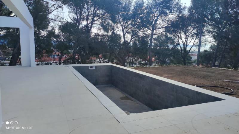 Installation d'une filtration piscine et son traitement d'eau automatique au Lavandou Var