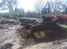 Construction piscine contemporaine avec plage immergée et volet à Bandol 83