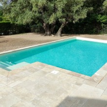Chantier de construction de piscine béton terminé au beausset près de Toulon