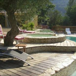 Création d'une piscine à Sollies-Toucas